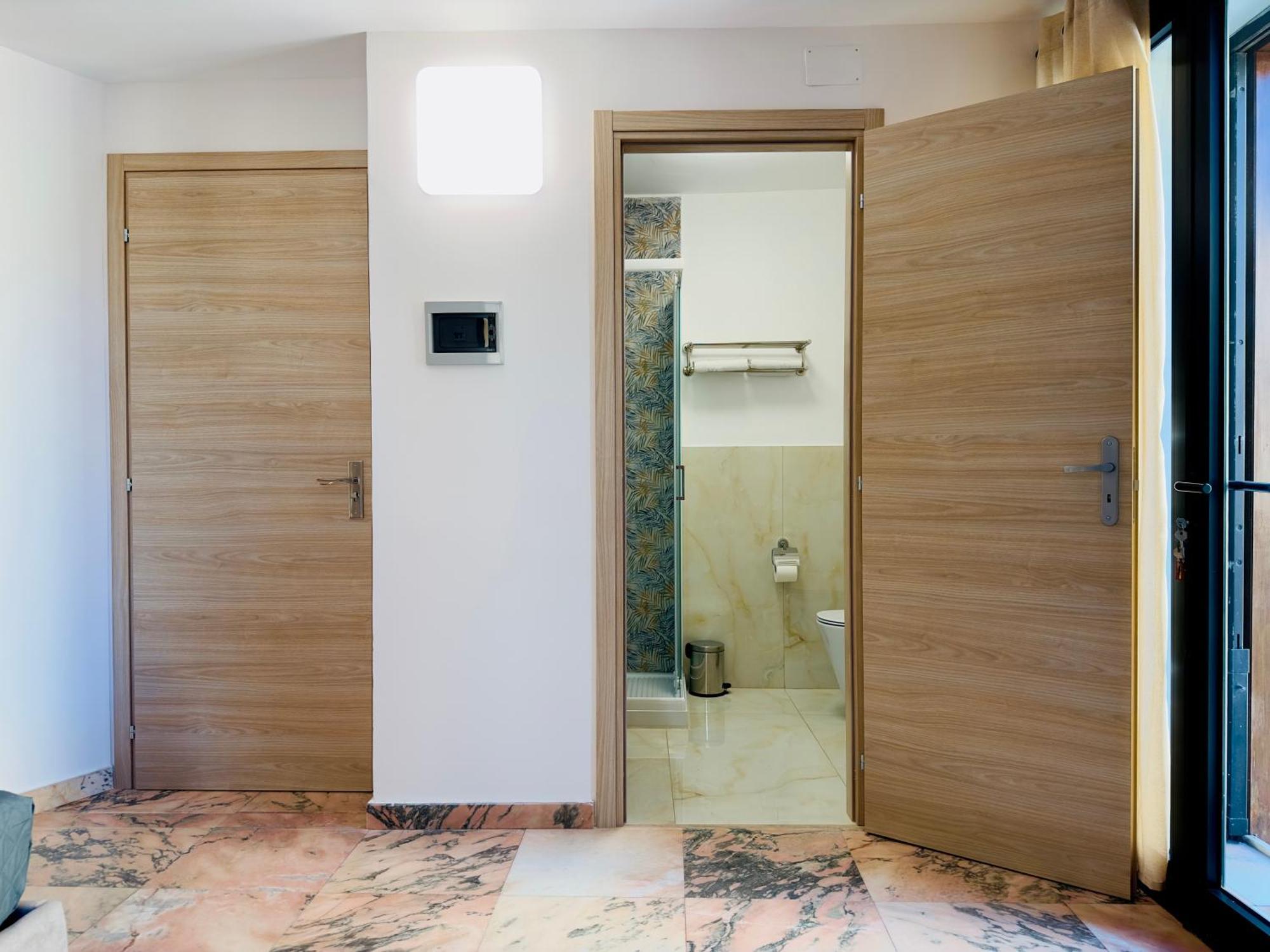 Unique Rooms In Centro Citta Bagno Privato E Climatizzatore รากูซา ภายนอก รูปภาพ